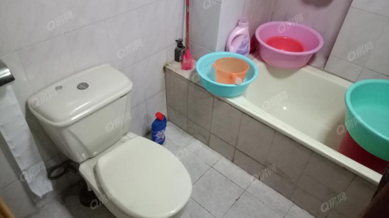 中山华丰花园10区卫生间照片_华丰花园10区 2室2厅80m²普通装修