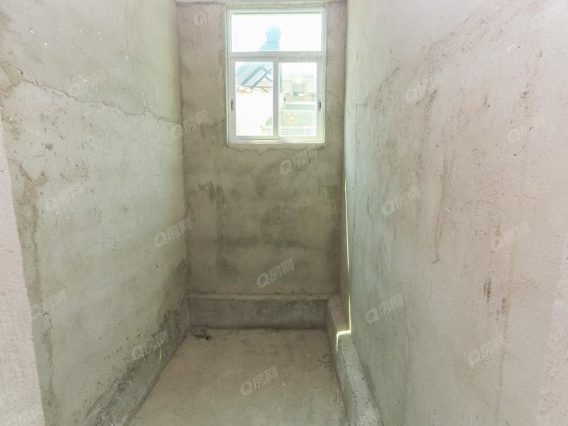 中山碧秀花园卫生间照片_碧秀花园 4室2厅250m²毛坯