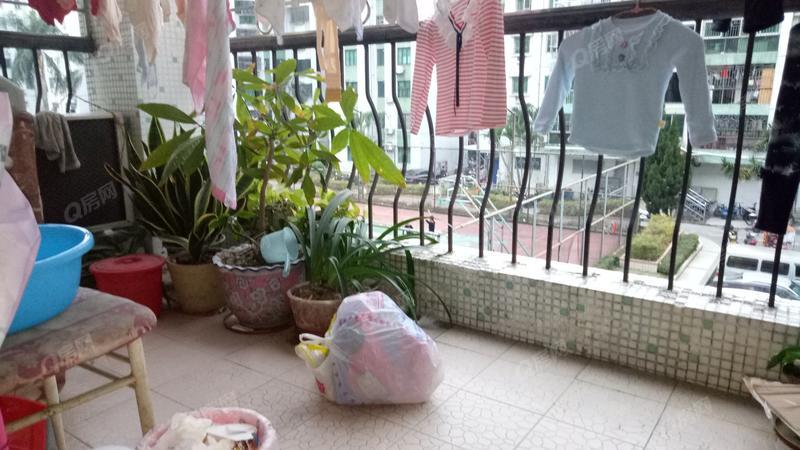 中山华丰花园10区阳台照片_华丰花园10区 2室2厅80m²普通装修