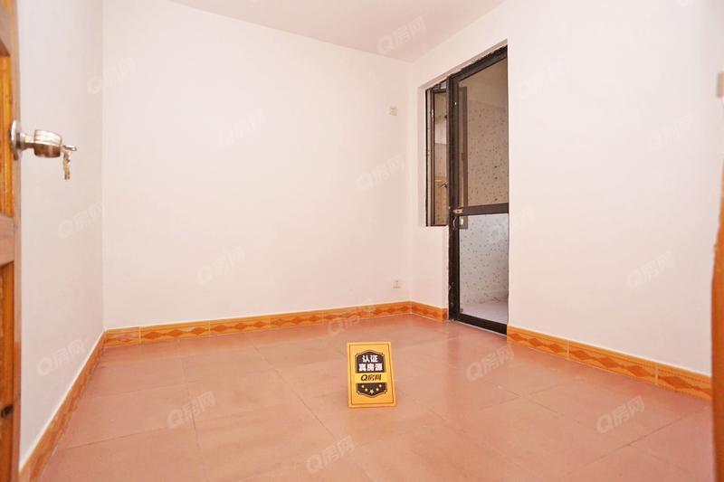 中山华丰花园8区卧室照片_华丰花园8区 3室2厅103.8m²整租