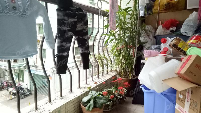 中山华丰花园10区阳台照片_华丰花园10区 2室2厅80m²普通装修