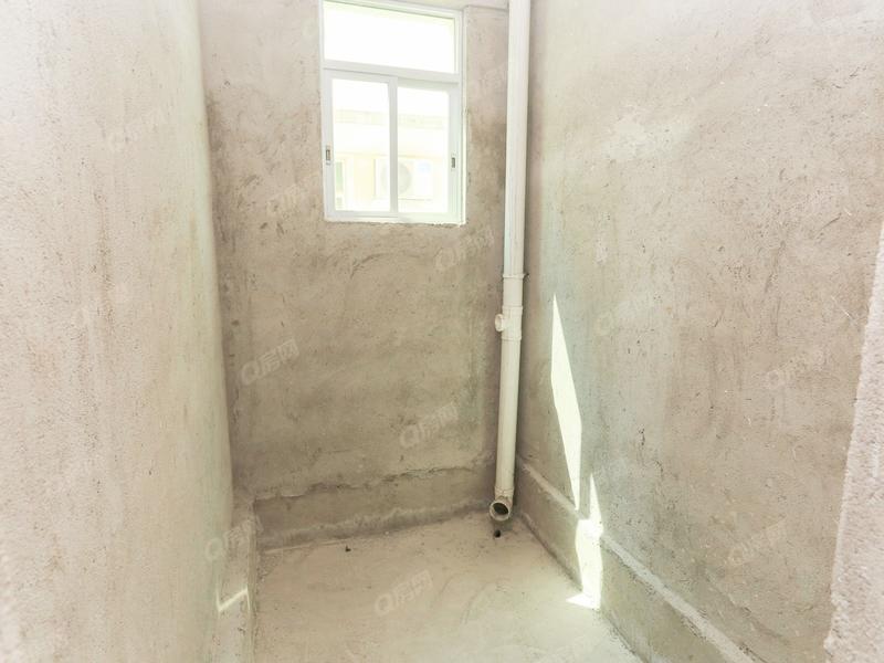 中山碧秀花园卫生间照片_碧秀花园 4室2厅250m²毛坯