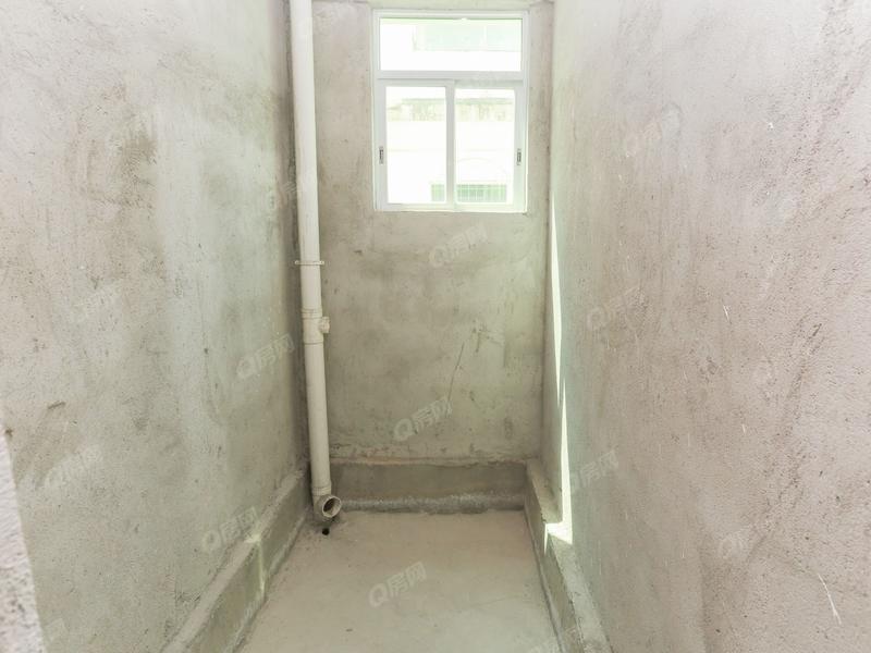 中山碧秀花园卫生间照片_碧秀花园 4室2厅250m²毛坯